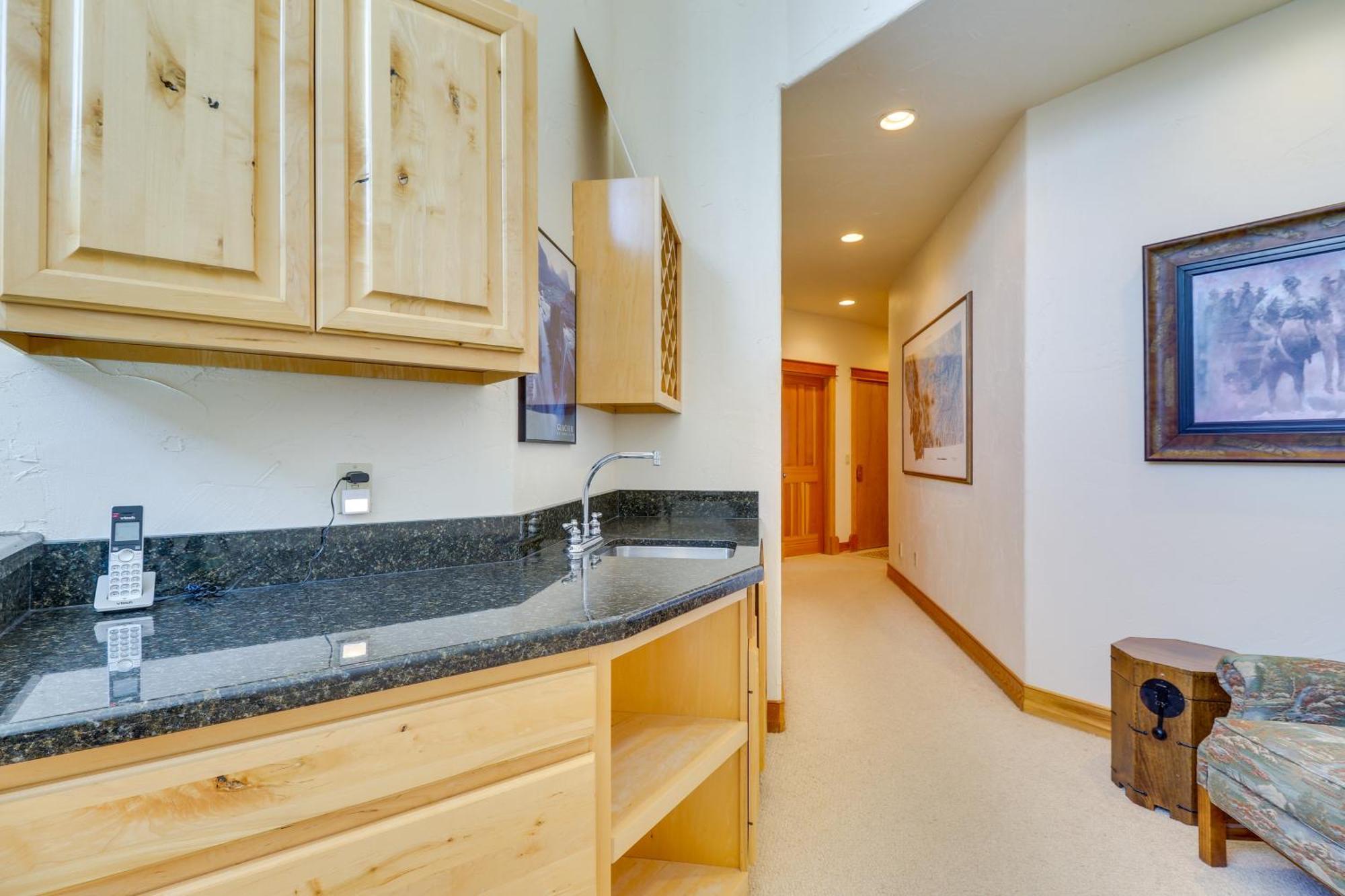Spacious Whitefish Home With Sauna And Ski Resort View Εξωτερικό φωτογραφία
