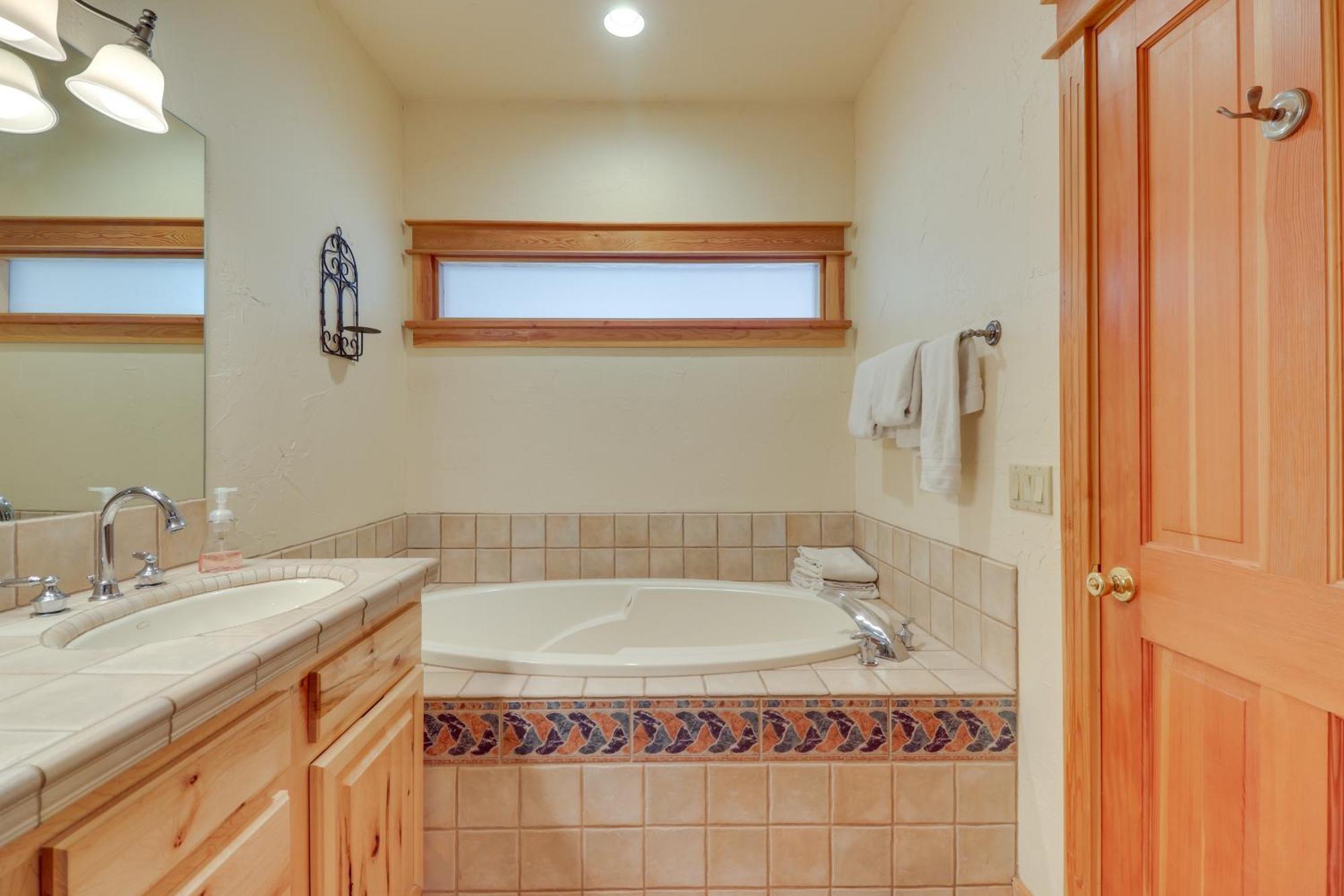 Spacious Whitefish Home With Sauna And Ski Resort View Εξωτερικό φωτογραφία